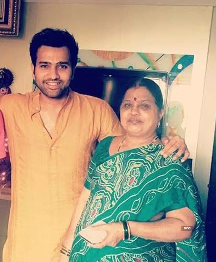 Rohit Sharma Mother : Purnima Sharma   