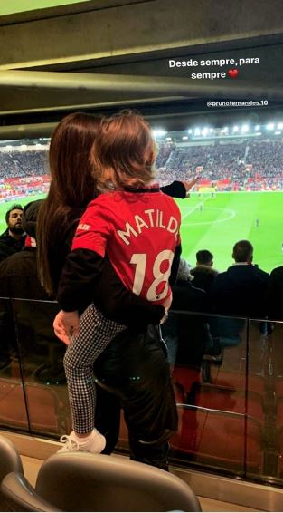 Ana Pinho cheering for Bruno Fernandes on his debut