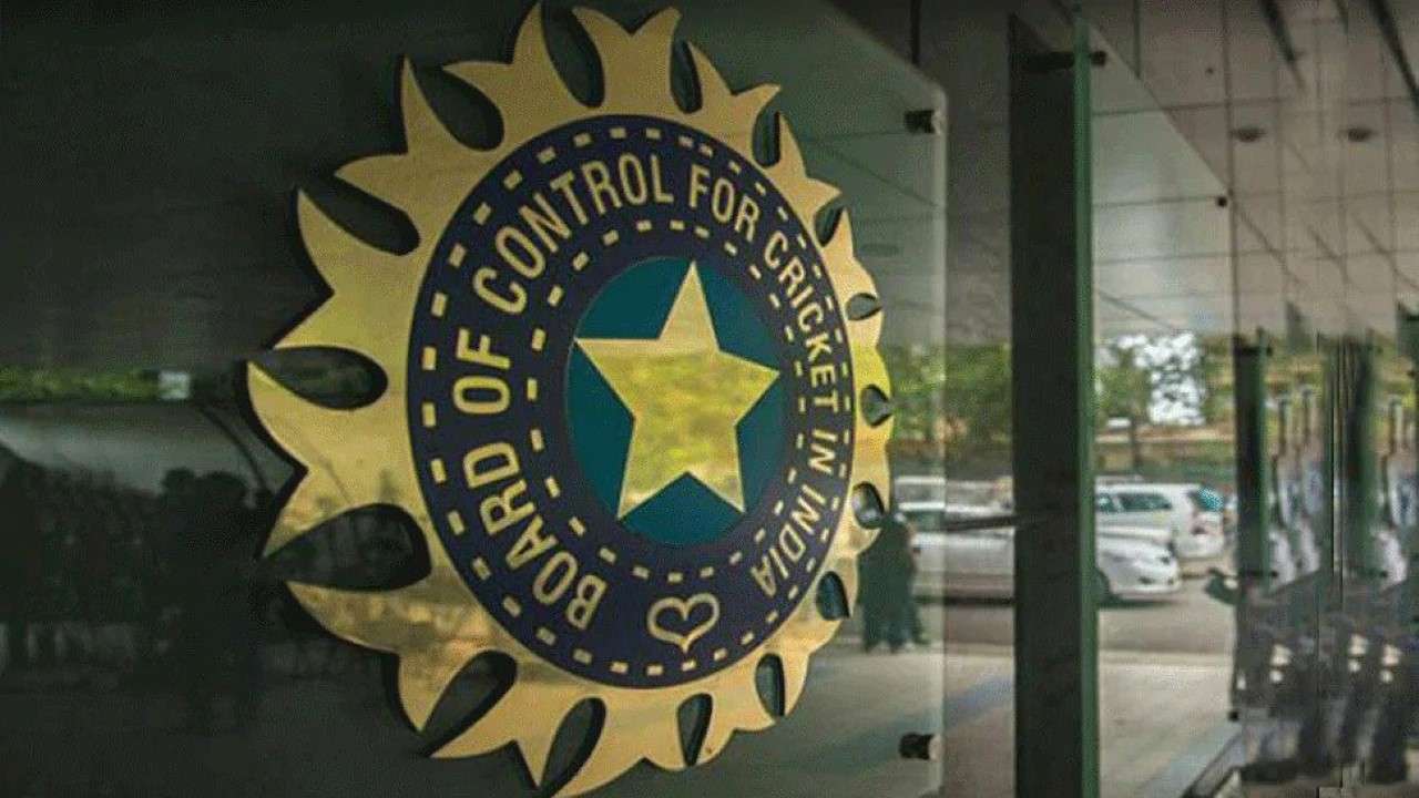 Why BCCI doesn't allow Indian cricketers to participate in foreign leagues?