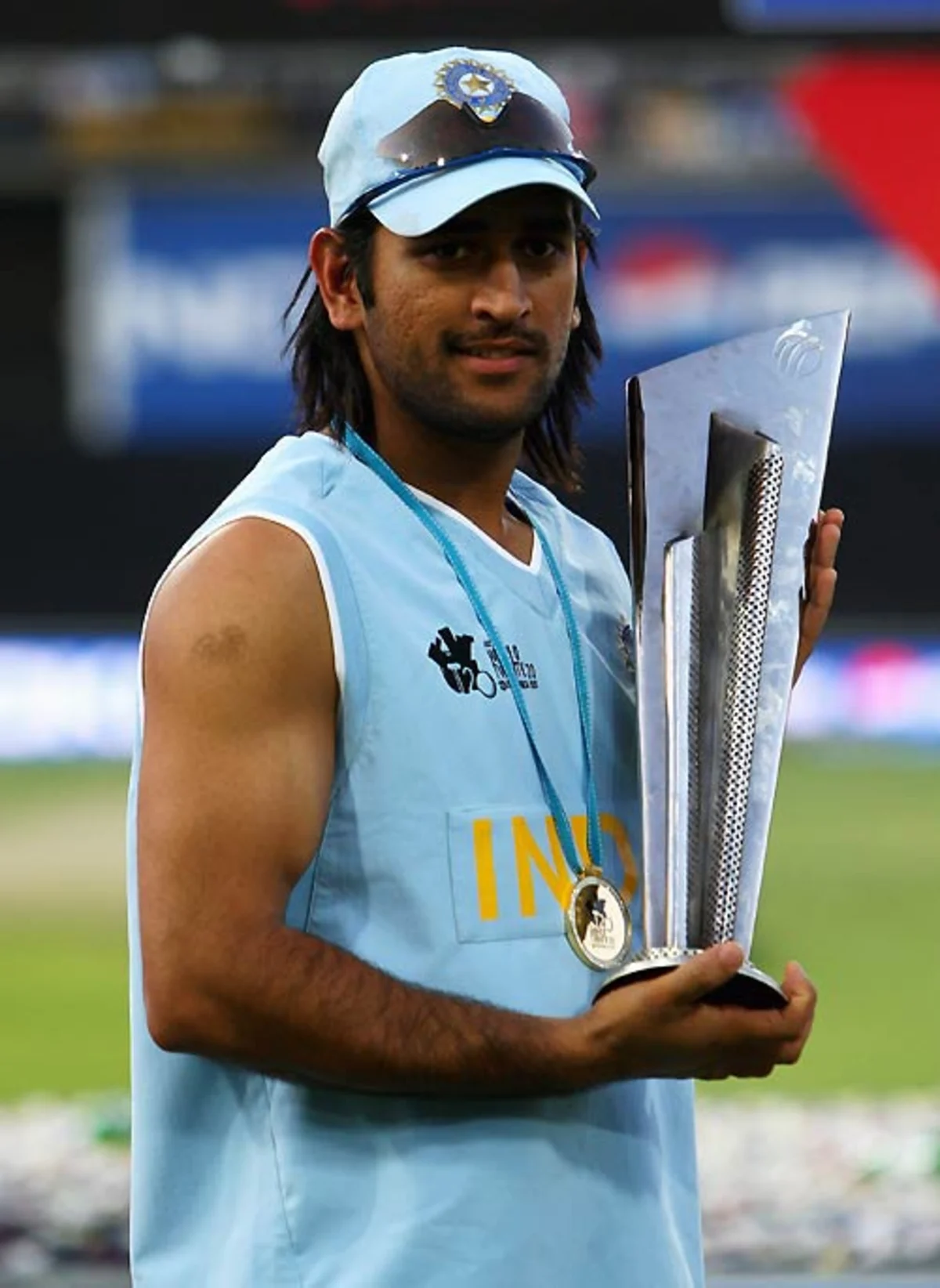 MS Dhoni with 2007 T20 World Cup Trophy